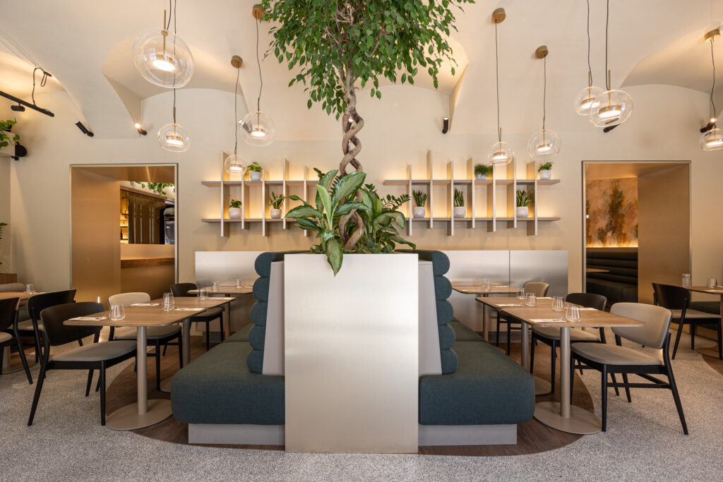 Fotografie designové restaurace v butikovém hotelu Origin